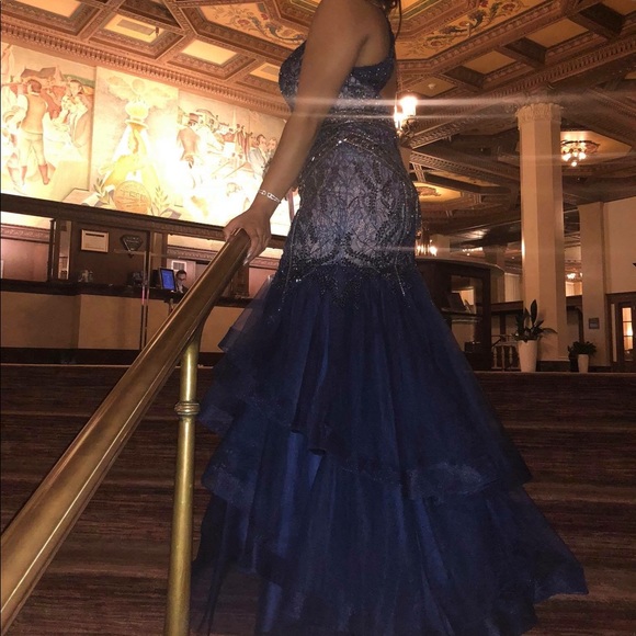 Size 12 Jovani Ball dress. Runs big - Picture 3 of 4